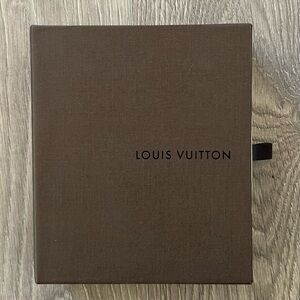 Louis Vuitton Box (BB6)